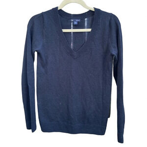 GAP WOOL VNECK SWEATER